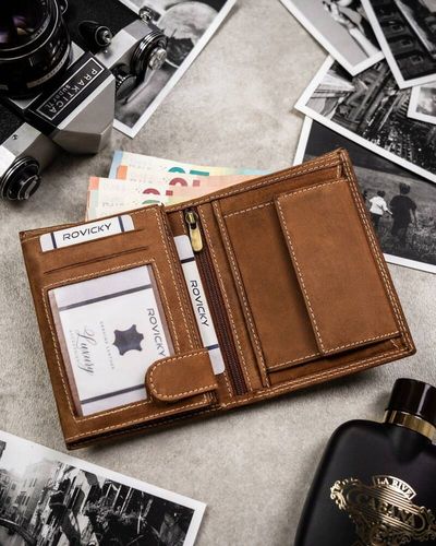 Męski portfel ze wzorem znaków zodiaku Always Wild na Arena.pl