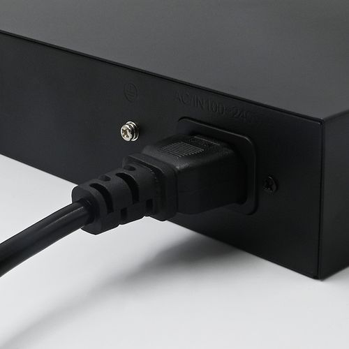 Qoltec Switch PoE 4x RJ45 + 2x Uplink, 65W, Fast Ethernet na Arena.pl