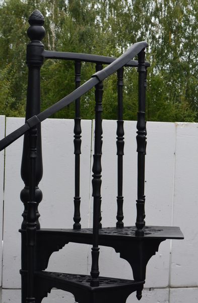 SCHODY KRĘCONE FI 1,36 M - WZÓR NR 2 - 1 TRALKA NA STOPNIU ŻELIWNE zdjęcie 9