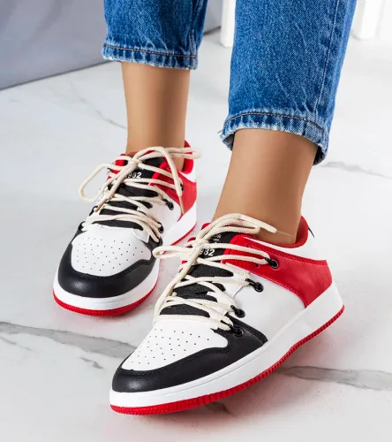Czarno-czerwone retro sneakersy Shari 40 na Arena.pl