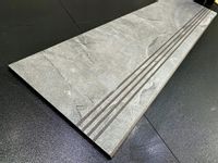 Marmuropodobne płytki schodowe 120x30 mat satyna ANTYPOŚLIZGOWE RYFLE