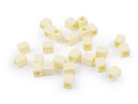 KOSTKI PLASTIK KREMOWE 6x6MM 6SZT