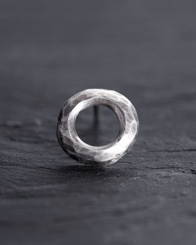 Srebrny mono - kolczyk VOLCANO na Arena.pl