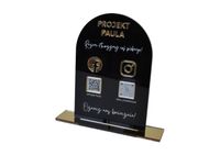 Tabliczka social media z plexi z nadrukiem UV i złotymi elementami