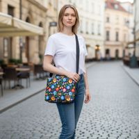 Torebka Na Ramię z Motywem Ludowych Kwiatów i Granatową Ekoskórą – Handmade