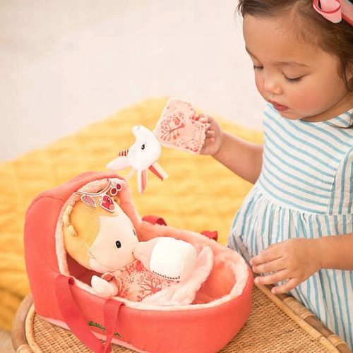 Lalka dzidziuś w gondoli z komforterem i butelką Lena 12 m+, Lilliputiens na Arena.pl