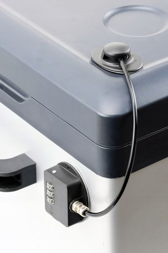 Blokada szyfrowa drzwi lodówki turystycznej na Arena.pl