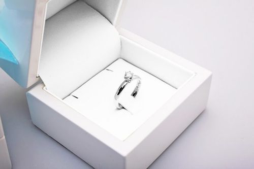 Złoty pierścionek PBD0660 - Diament na Arena.pl