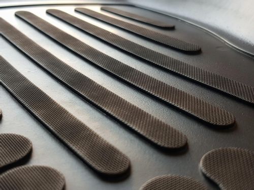 DYWANIKI WYCIERACZKI GUMOWE Audi A4 B6 B7 2001-07 na Arena.pl