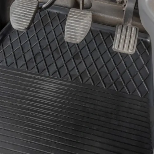 Wycieraczki samochodowe korytka z logo Performance na Arena.pl