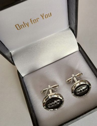 Exciting spinki do mankietów koszuli Audi na Arena.pl