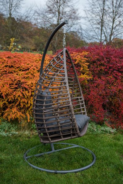 Fotel wiszący z brązowego  technorattanu PIATTO zdjęcie 6