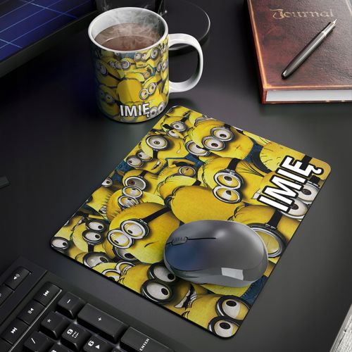 ZESTAW KUBEK + PODKŁADKA - MINIONKI - PREZENT WIELE WZORÓW + IMIĘ na Arena.pl