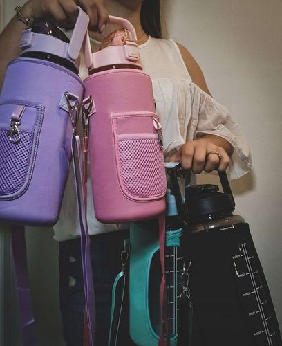 Butelka motywacyjna bidon 2L z pokrowcem HIT !! na Arena.pl