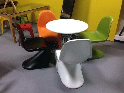 Krzesło HOVER PREMIUM białe - polipropylen na Arena.pl