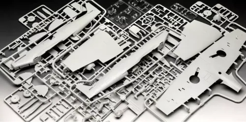 Modelarski zestaw upominkowy Iron Maiden Spitfire MK.II AC, 1:32 na Arena.pl