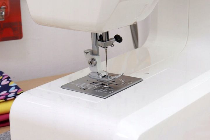 Maszyna do szycia JANOME Juno E1015 zdjęcie 7