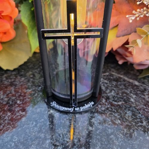 ZNICZ SOLARNY LED LAMPION NA GRÓB STATUETKA NA CMENTARZ Z KRZYŻEM na Arena.pl