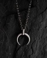 Srebrny wisiorek LUNULA