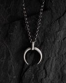 Srebrny wisiorek LUNULA