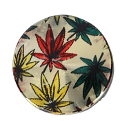 Crusher do Tytoniu Złoty z Czerwonymi Zielonymi i Żółtymi Listkami Marychy