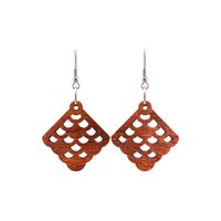 Kolczyki drewniane, drewno padouk, bigle ze stali chirurgicznej