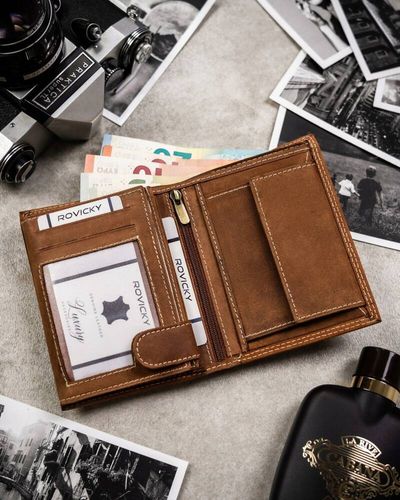 Męski portfel ze wzorem znaków zodiaku Always Wild na Arena.pl