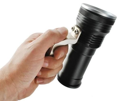 Latarka CREE L5017 na Arena.pl