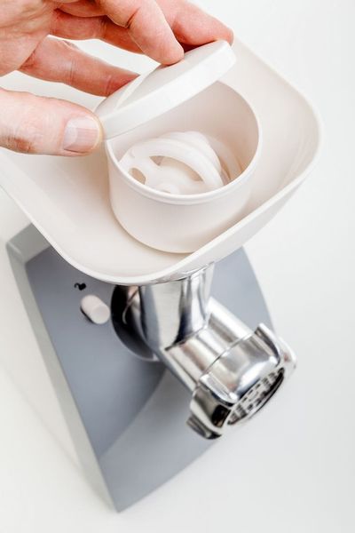 Maszynka do mięsa Eldom M200ZT MATT z szatkownicą i tarką do ziemniaków zdjęcie 9