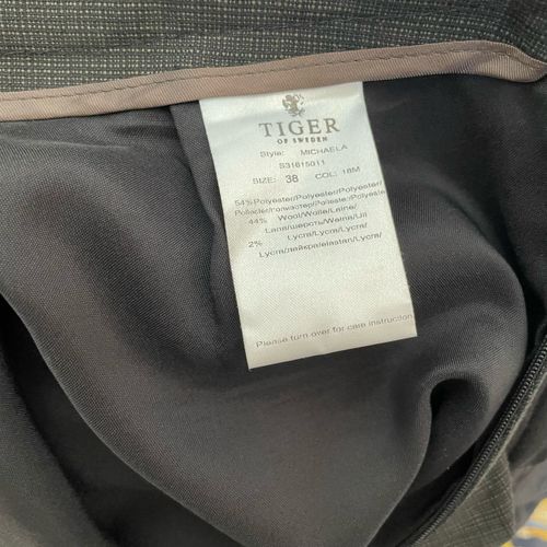 Spódnica Midi Czarna Wygodna i Stylowa Elegancka Rozkloszowana 38 na Arena.pl