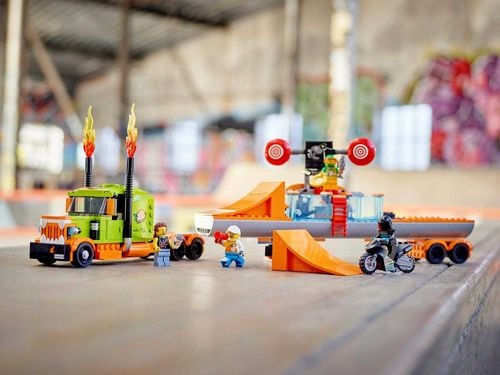 60294 - LEGO City - Ciężarówka kaskaderska na Arena.pl