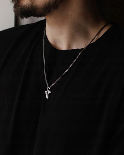 Srebrny krzyż BELIEF na Arena.pl