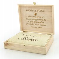Duży ręcznik ecru 50x100 z haftem imienia dla babci w pudełku z grawerem