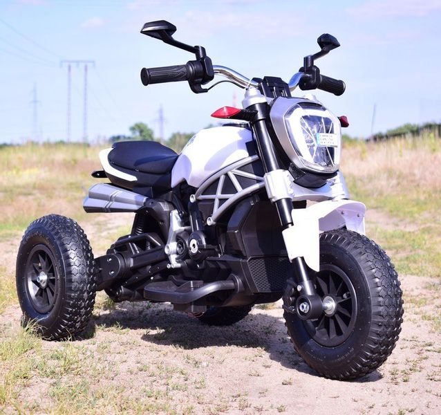 NAJNOWSZY WIELKI MOTOR , POMPOWANE KOŁA, PANEL, DŹWIĘKI, SKÓRA, STRONG2/1600 zdjęcie 3