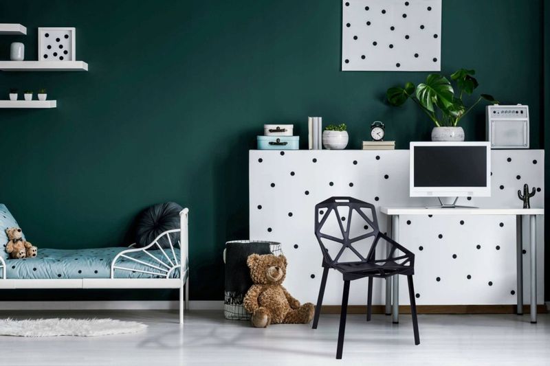 Krzesło ażurowe nowoczesne VECTOR czarne zdjęcie 5