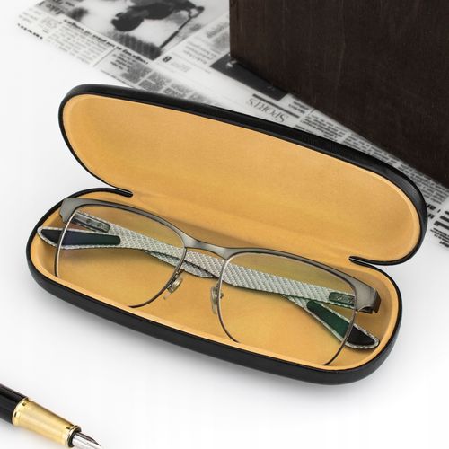 Czarne etui z kolorowym nadrukiem imienia dla babci dziadka wybór wzorów na Arena.pl