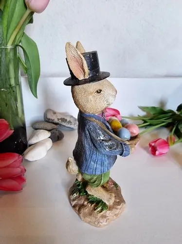 FIGURKA - WIELKANOCNY ZAJĄC KRÓLIK Z PISANKAMI III na Arena.pl