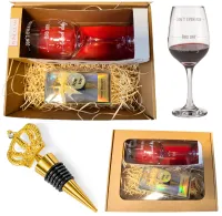 Zestaw dla Niej - Kieliszek do Wina z Napisami + Królewska Zatyczka