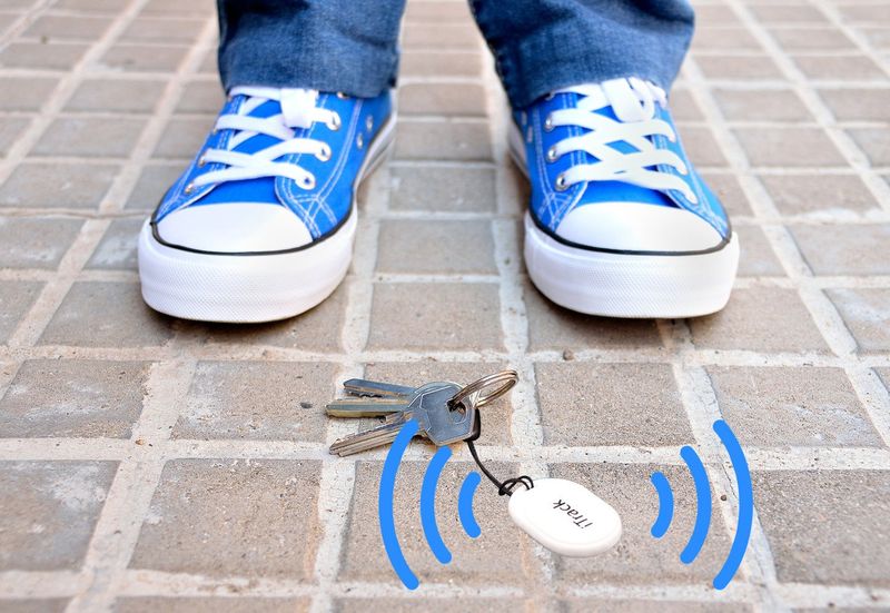 iTrack Mini lokalizator kluczy Bluetooth GPS biały zdjęcie 4