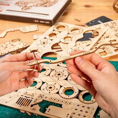 DREWNIANE PUZZLE 3D MODEL DO SKLEJANIA POCIĄG LOKOMOTYWA na Arena.pl