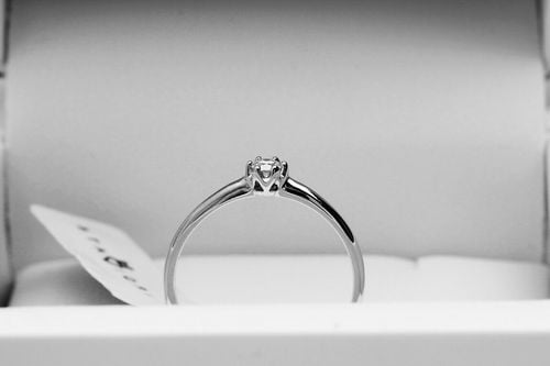 Złoty pierścionek PBD4103 - Diament na Arena.pl