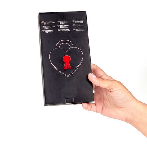 czerwone kajdanki do zabaw w sypialni. na Arena.pl