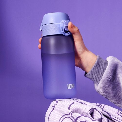 BIDON Z BLOKADĄ OTWARCIA TWARDY USTNIK BEZ SŁOMKI FIOLET MAŁY ION8 0,4 L na Arena.pl