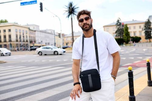 praktyczna listonoszka męska z wytrzymałego materiału - rovicky na Arena.pl