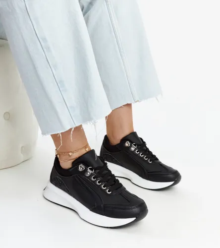 Czarne sneakersy na platformie Taima 38 na Arena.pl