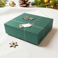 Pudełko prezentowe na prezent Święta zielone napis drewniany wypełnienie