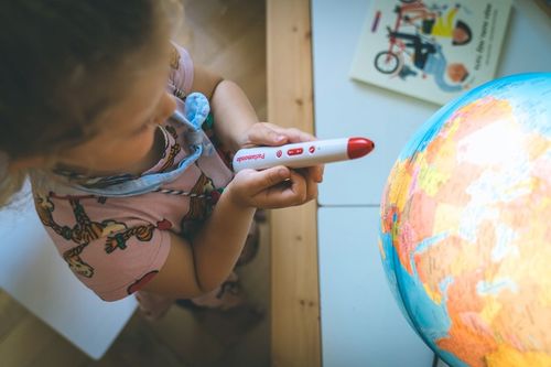 Globus interaktywny Parlamondo edukacyjny podświetlany z piórem mówiącym na Arena.pl