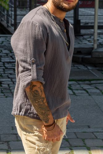 Szara Lekka Koszula na lato z przyjemnego muślinu i guzikami kokosowymi na Arena.pl