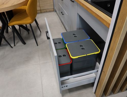 Zestaw koszy do segregacji śmieci 2x20L 2x8L do szafek min 50cm Merill na Arena.pl