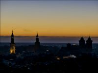 Wieczorny widok na miasto - plakat premium 59,4x42 cm